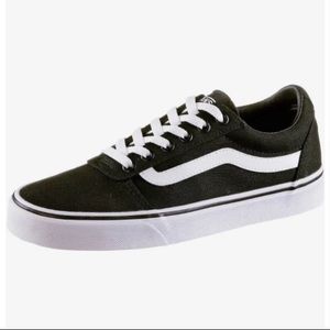 Black Vans Ward Sneaker - W 9.5